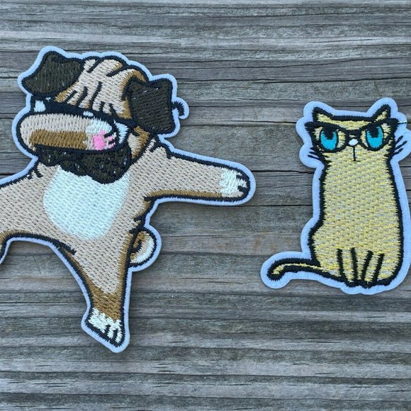 Iron On Patches Lot of 2 One Dog One Cat Embroidery Applique Patches Craft Cloth - Picture 1 of 9
